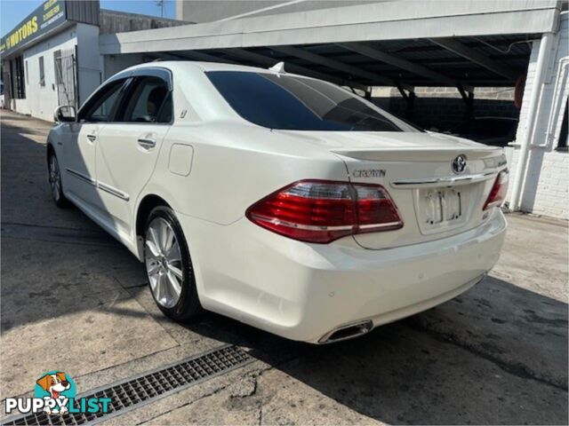 2010 TOYOTA CROWN HYBRIDGPACKAGE GWS204 4D SEDAN