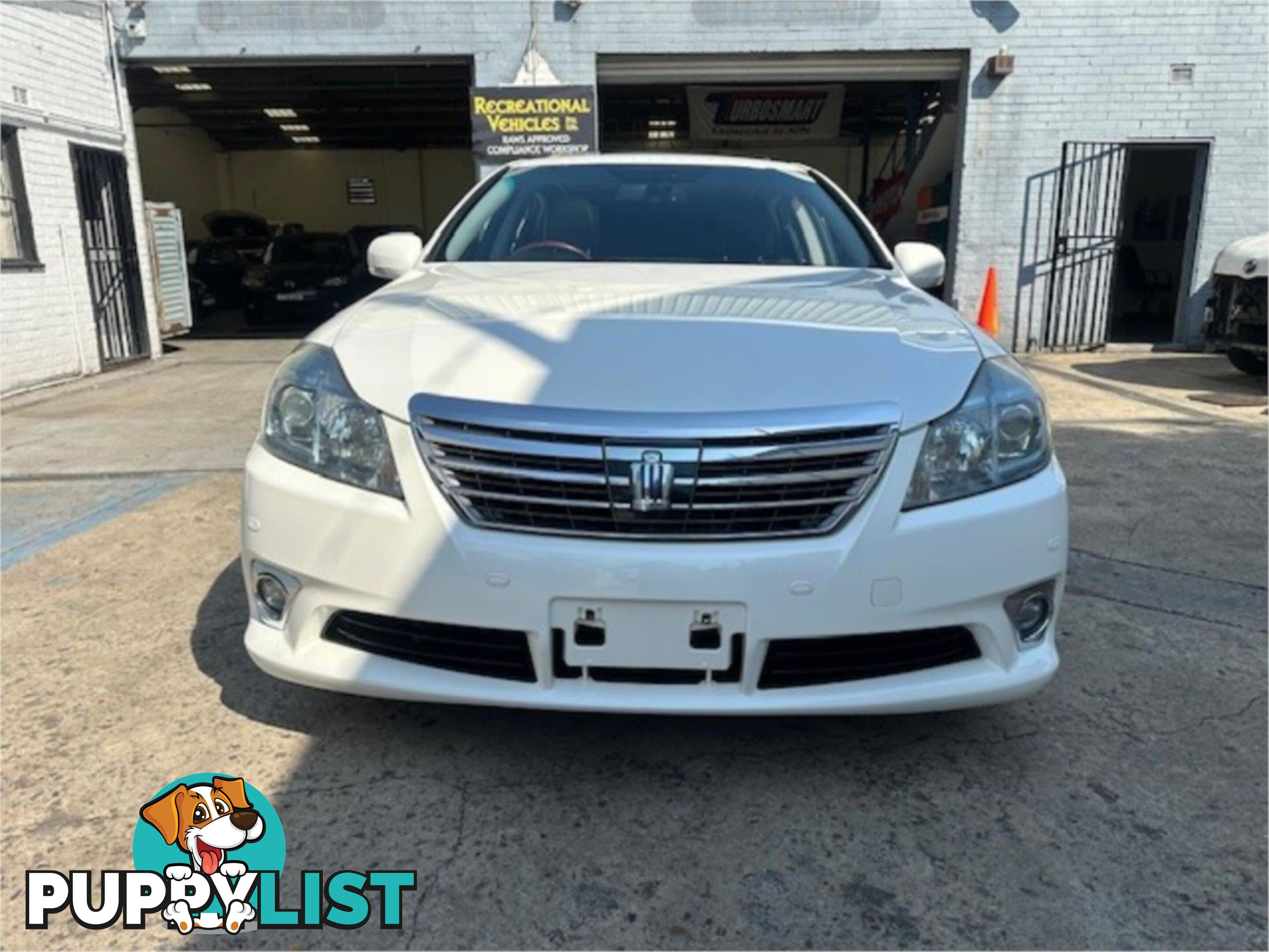 2010 TOYOTA CROWN HYBRIDGPACKAGE GWS204 4D SEDAN