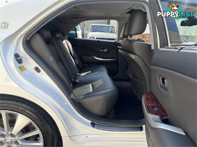 2010 TOYOTA CROWN HYBRIDGPACKAGE GWS204 4D SEDAN