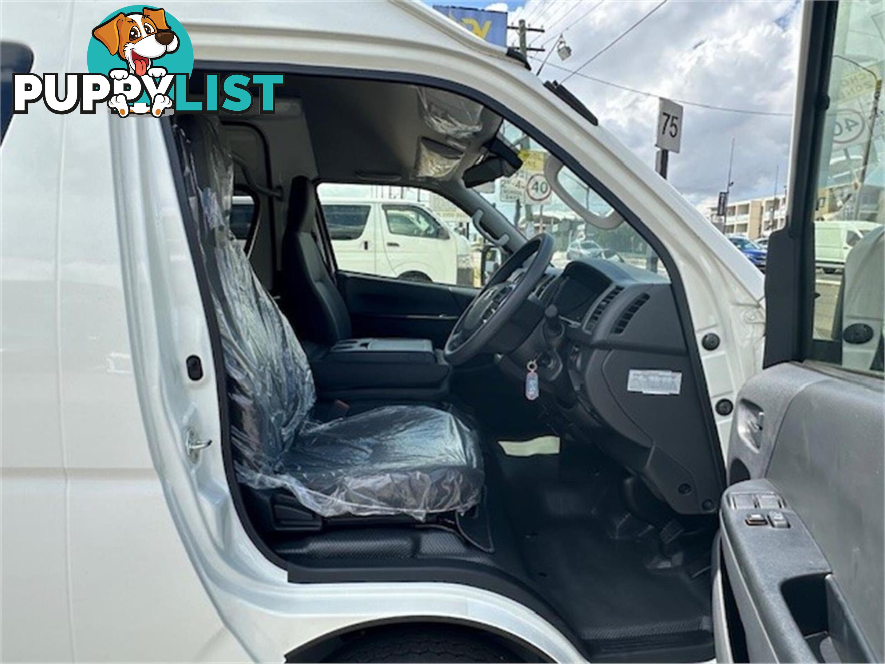 2023 TOYOTA HIACE DXCOMMUTERSLWBHIGHROOF TRH221 4D VAN