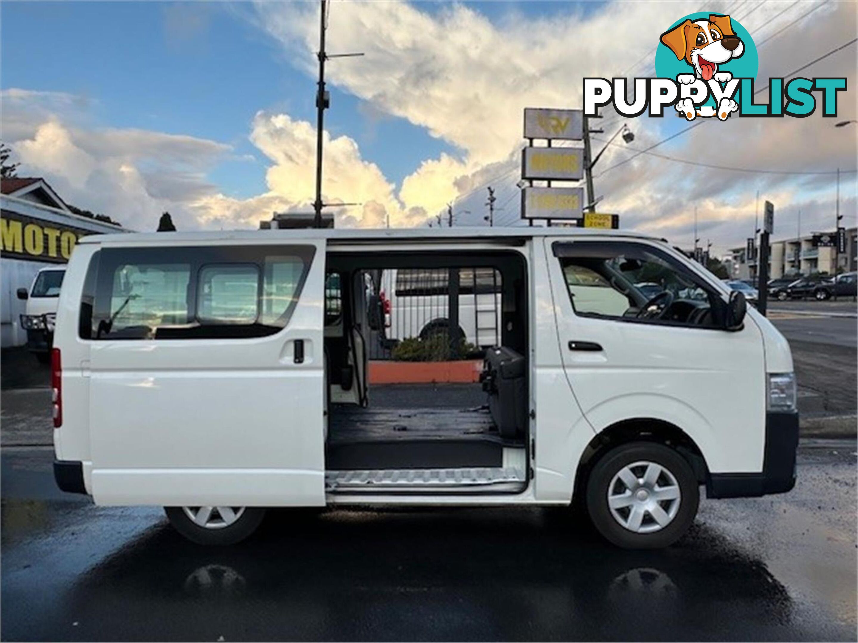 2019 TOYOTA HIACE DX GDH206 5D VAN