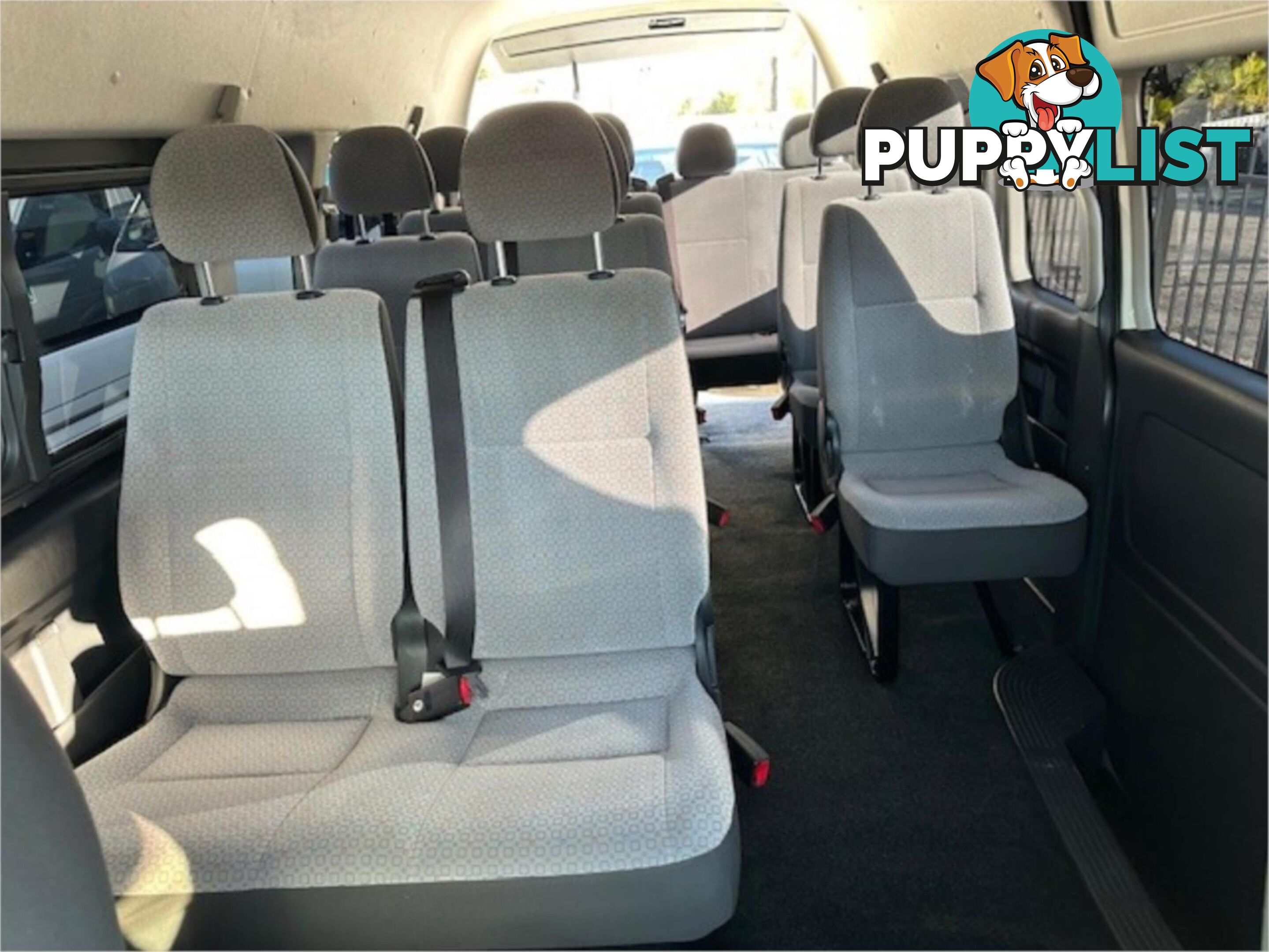 2015 TOYOTA HIACE COMMUTER KDH223RMY15 BUS