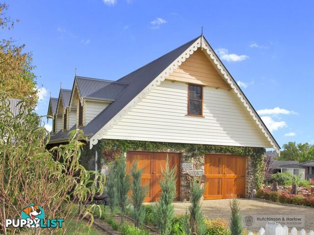 2 Everett Street Uralla NSW 2358