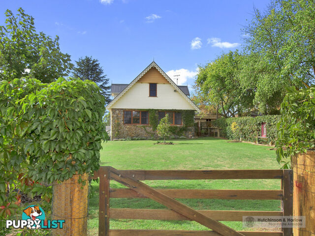 2 Everett Street Uralla NSW 2358