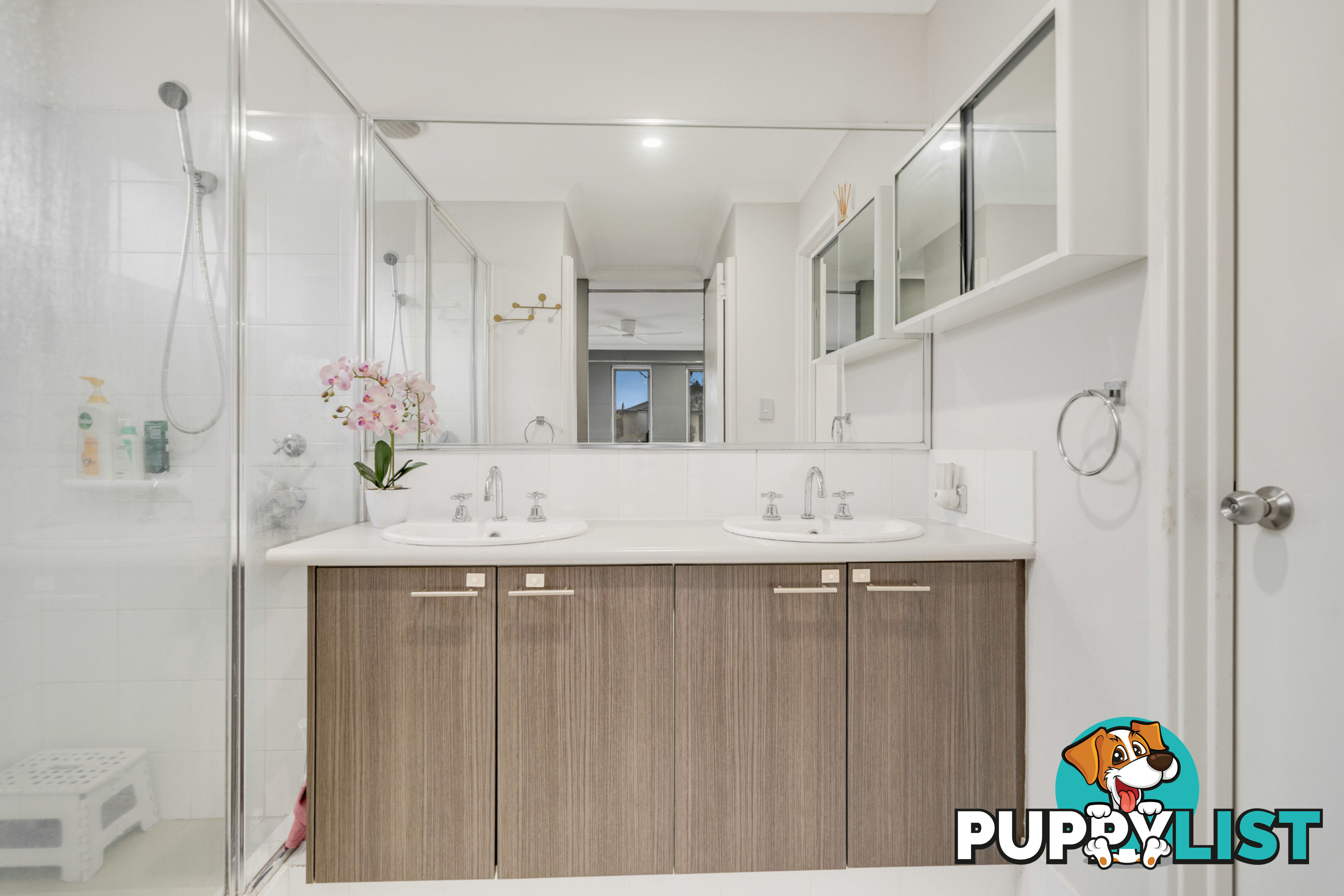 4 Serisier Parkway QUEENS PARK WA 6107