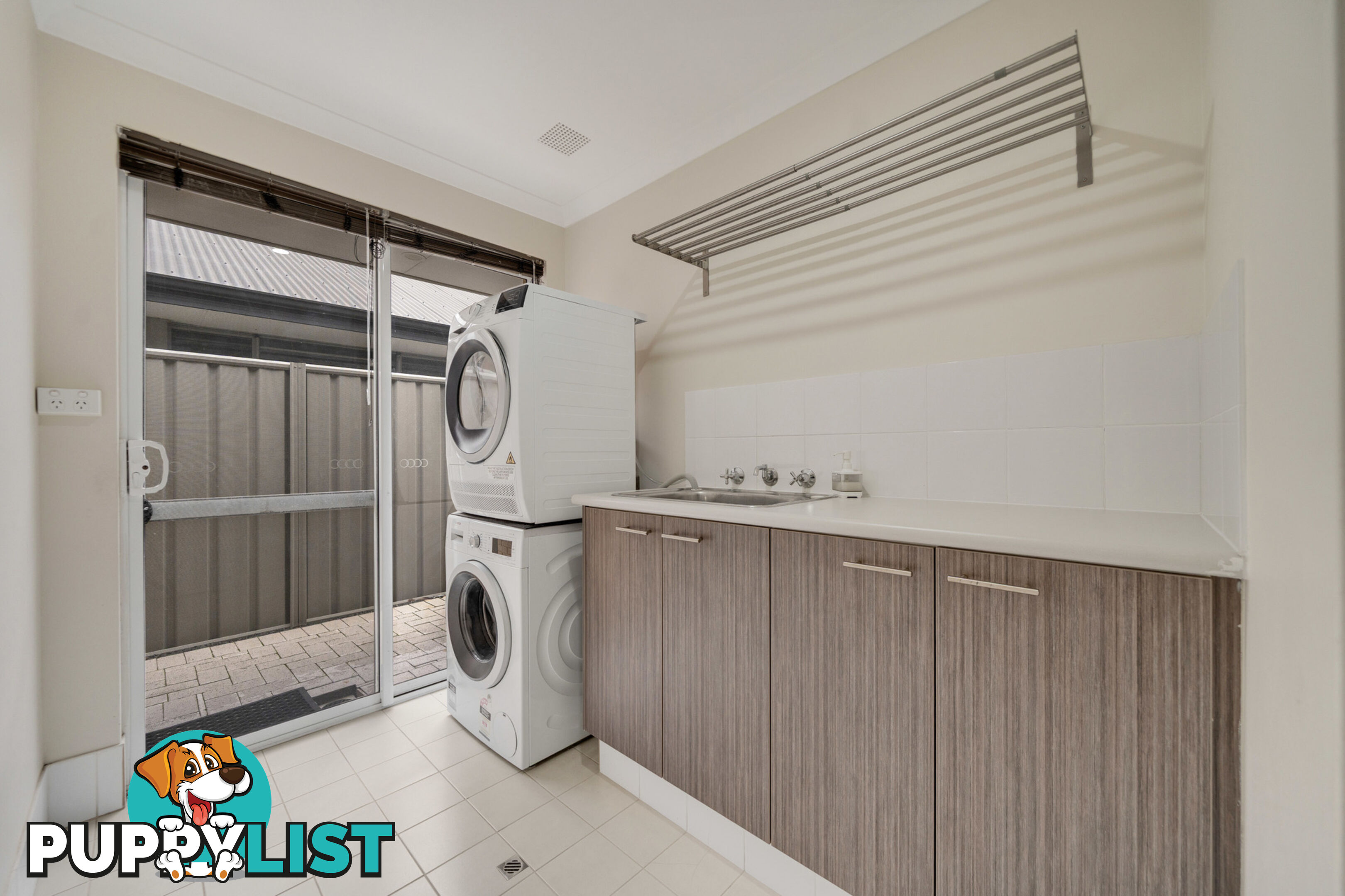 4 Serisier Parkway QUEENS PARK WA 6107