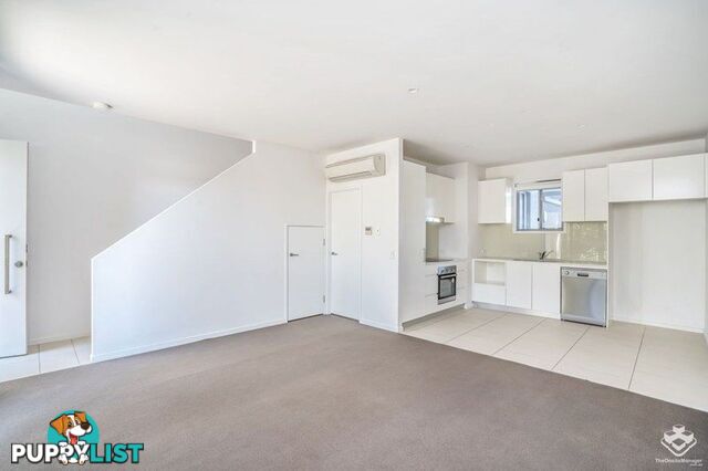 13/2 Emily Way Varsity Lakes QLD 4227