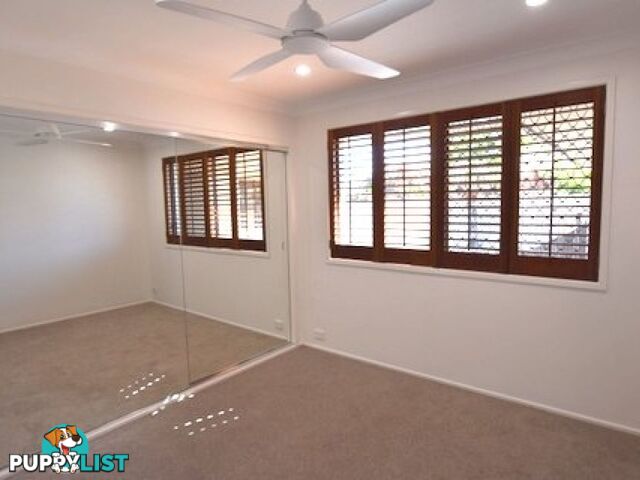 15 Mackay Close Sorrento QLD 4217