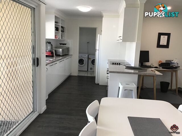 ID:21067280 50 St Kevins Avenue Benowa QLD 4217