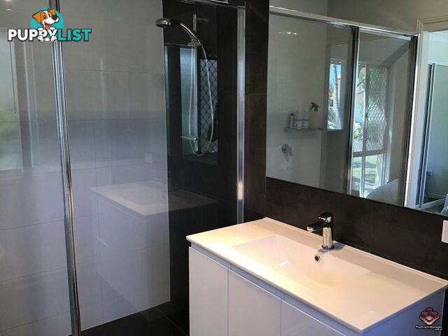 ID:21067280 50 St Kevins Avenue Benowa QLD 4217
