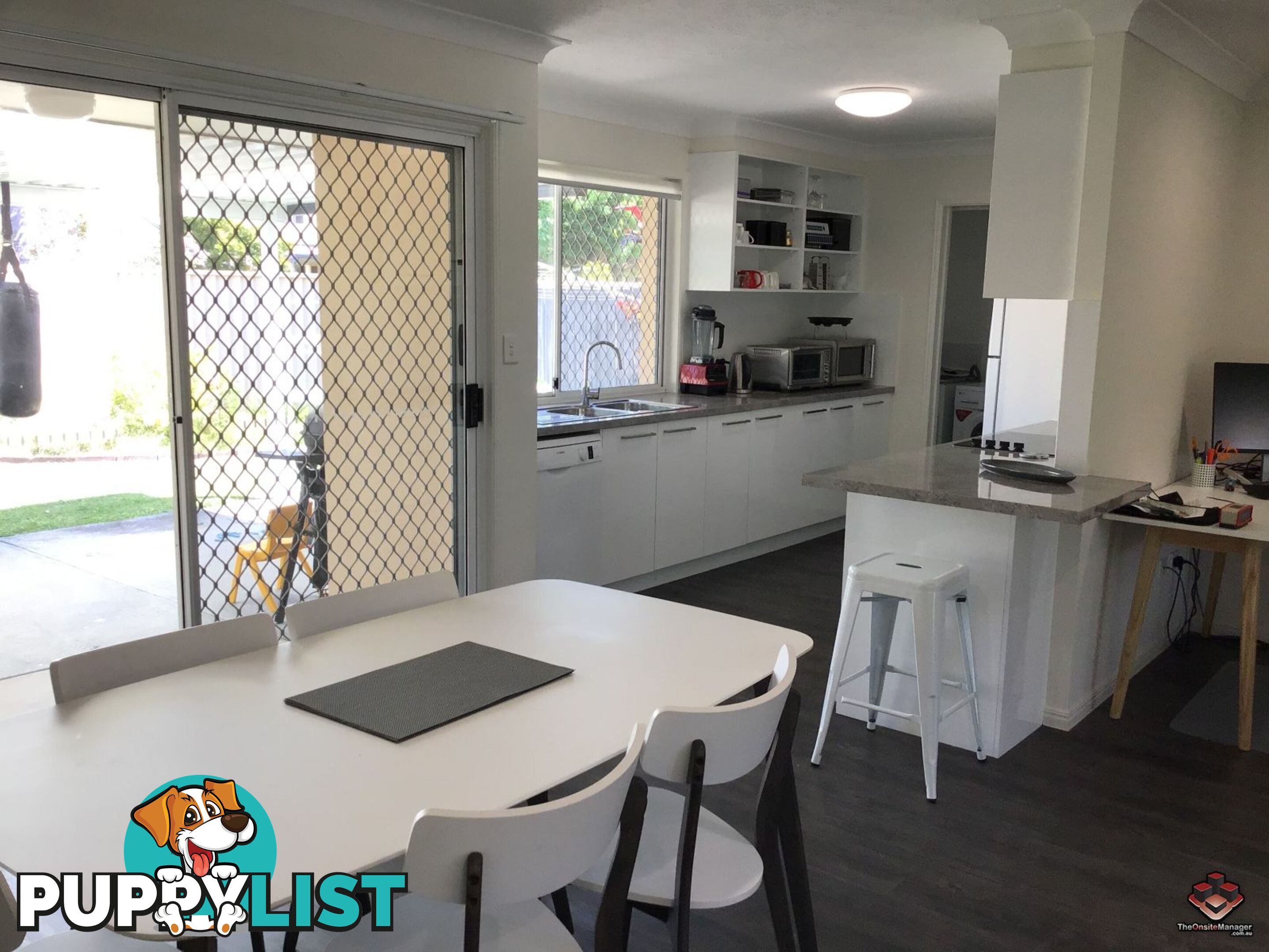 ID:21067280 50 St Kevins Avenue Benowa QLD 4217