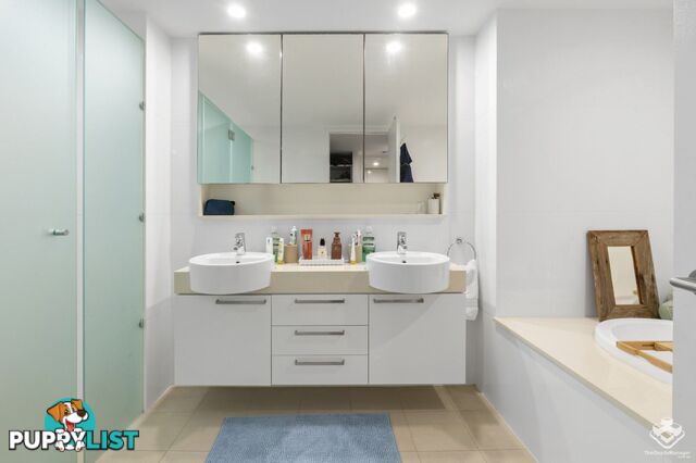 ID:21150916 323 Bayview Street Hollywell QLD 4216