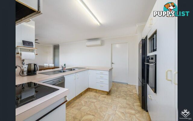 4 Essendon Close Arundel QLD 4214
