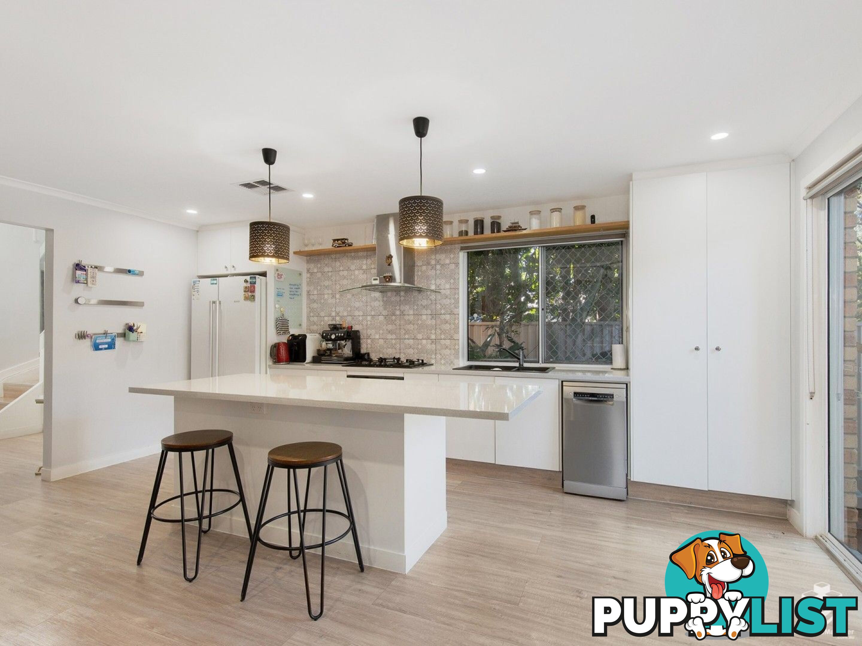 5/6 Harley Street Labrador QLD 4215