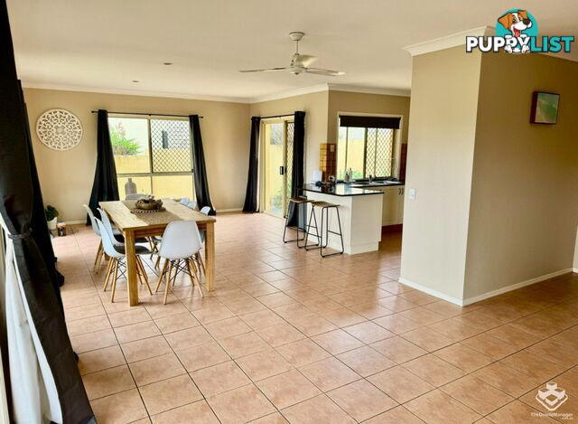 28 Nottinghill Gate Drive Arundel QLD 4214