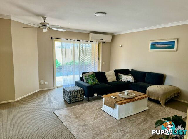 28 Nottinghill Gate Drive Arundel QLD 4214