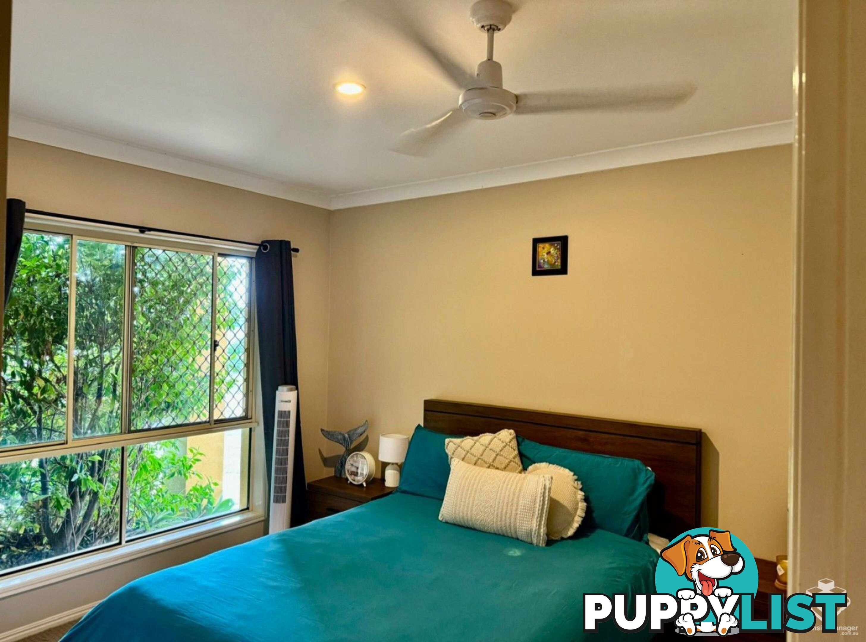 28 Nottinghill Gate Drive Arundel QLD 4214