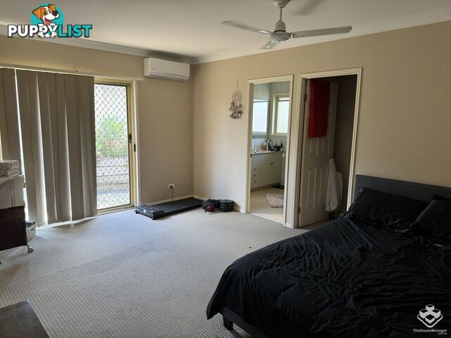 28 Nottinghill Gate Drive Arundel QLD 4214