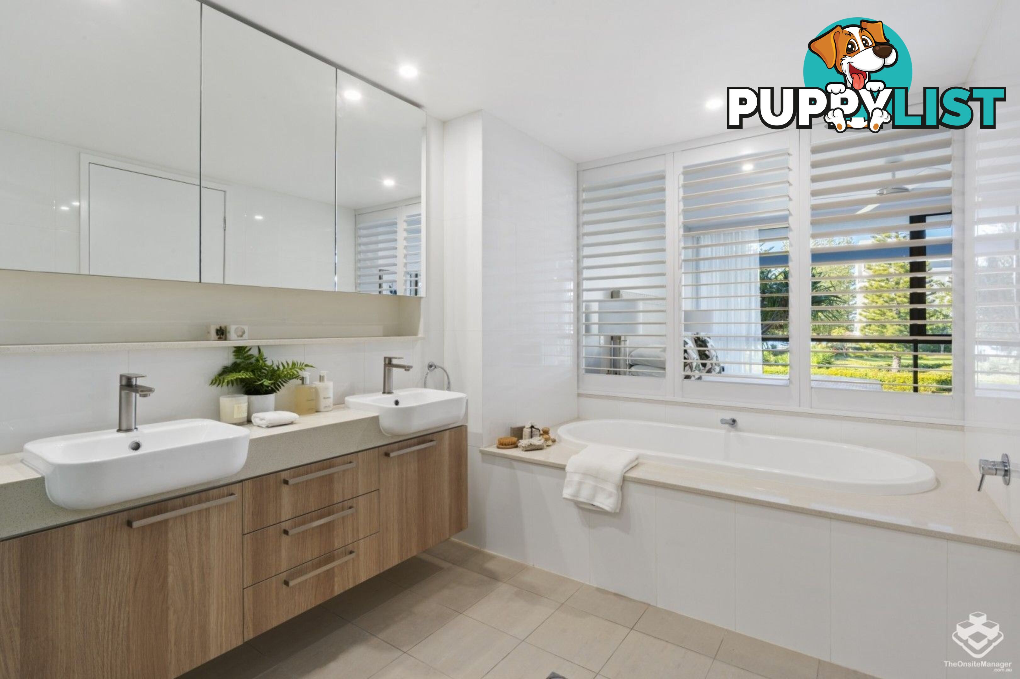ID:21152392 323 Bayview Street Hollywell QLD 4216