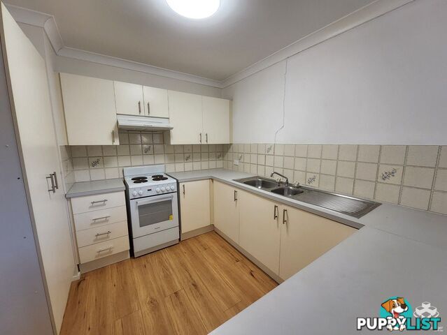 2/11 Corunna Crescent Ashmore QLD 4214