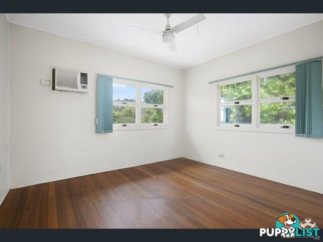 92 Frank Street Labrador QLD 4215
