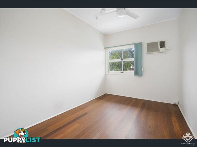 92 Frank Street Labrador QLD 4215