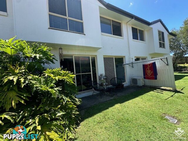 15/3 Arundel Drive Arundel QLD 4214