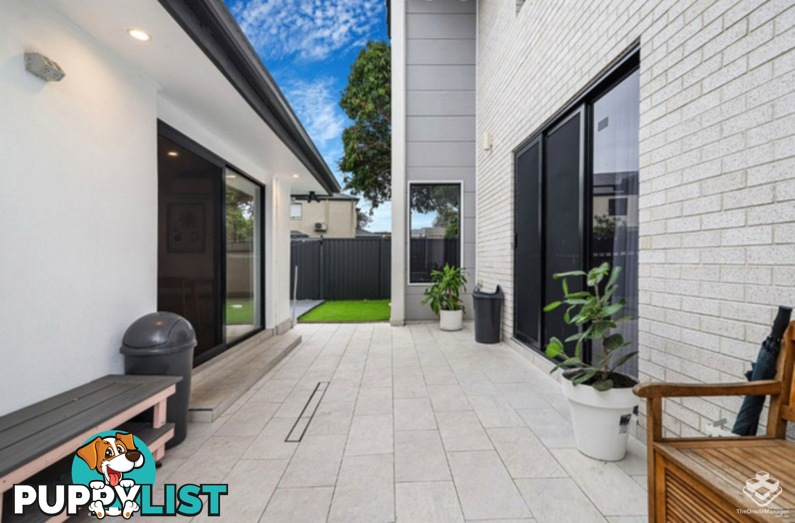 2 Nevenia Street Labrador QLD 4215