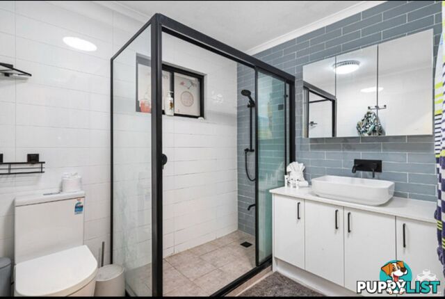 2 Nevenia Street Labrador QLD 4215