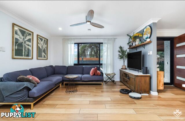 2 Nevenia Street Labrador QLD 4215