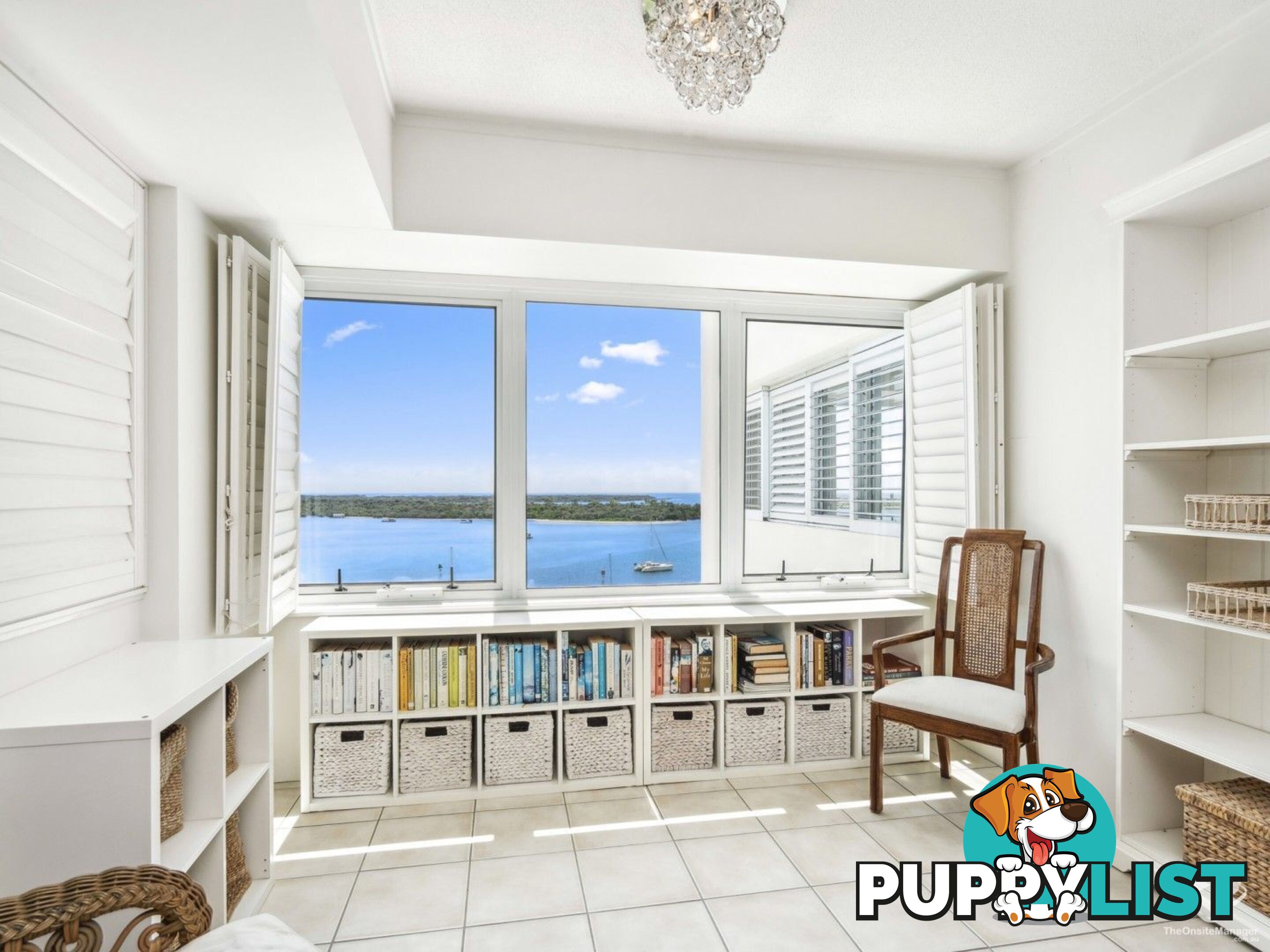 ID:21155922 326 Marine Parade Labrador QLD 4215