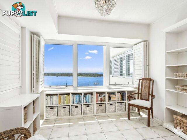 ID:21155922 326 Marine Parade Labrador QLD 4215