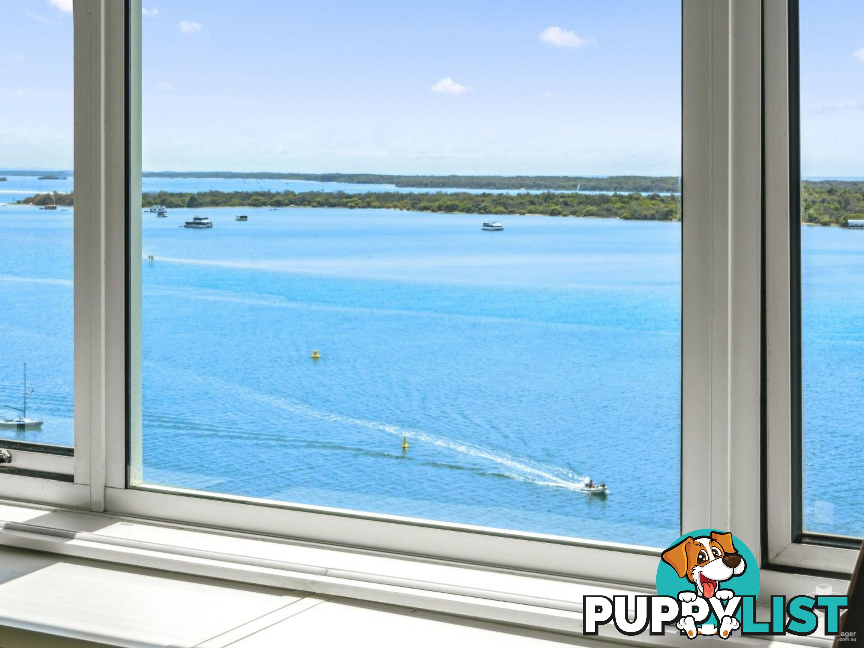 ID:21155922 326 Marine Parade Labrador QLD 4215