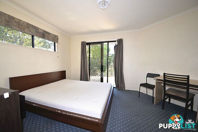 8/260 Sir Fred Schonell Drive St Lucia QLD 4067