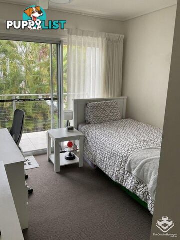 9/10 Grand Parade Kawana Island QLD 4575