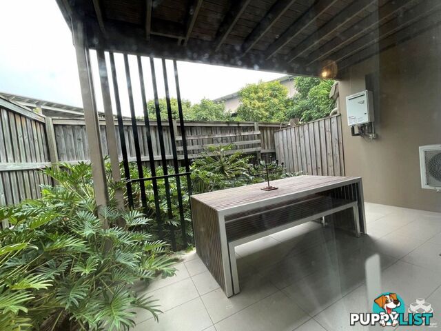 U24 / 123 Barrack Road Cannon Hill QLD 4170