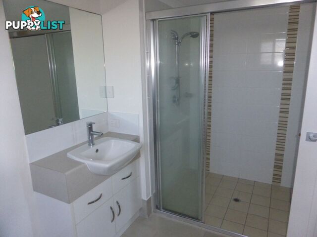 6-24 Henry Street West End QLD 4810