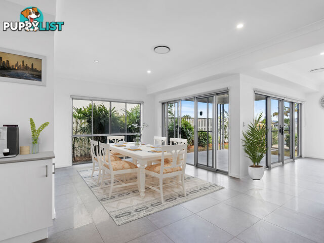 14 Lakeview Boulevard Mermaid Waters QLD 4218