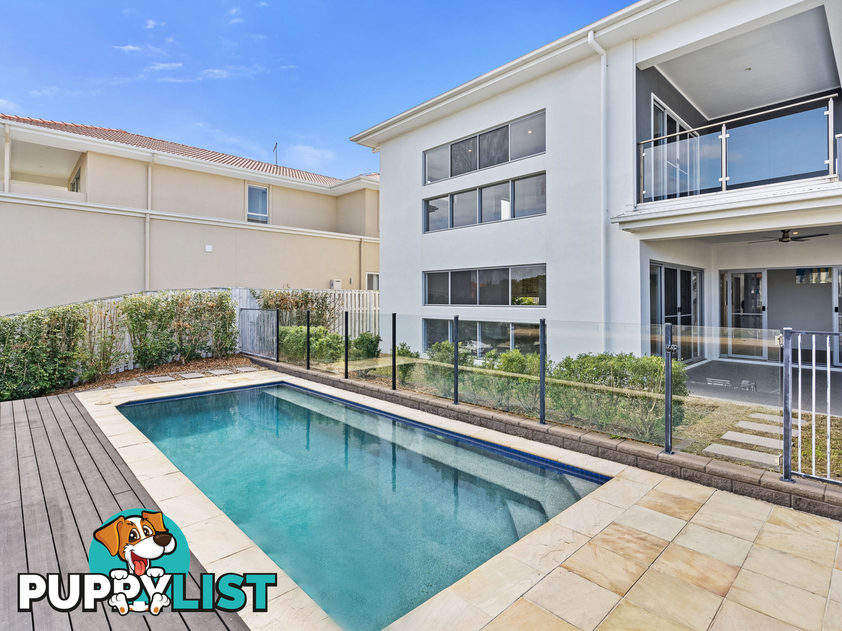 14 Lakeview Boulevard Mermaid Waters QLD 4218