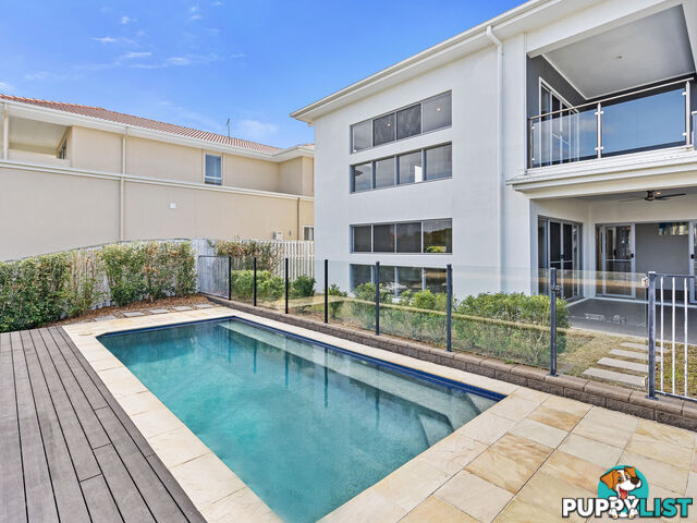 14 Lakeview Boulevard Mermaid Waters QLD 4218