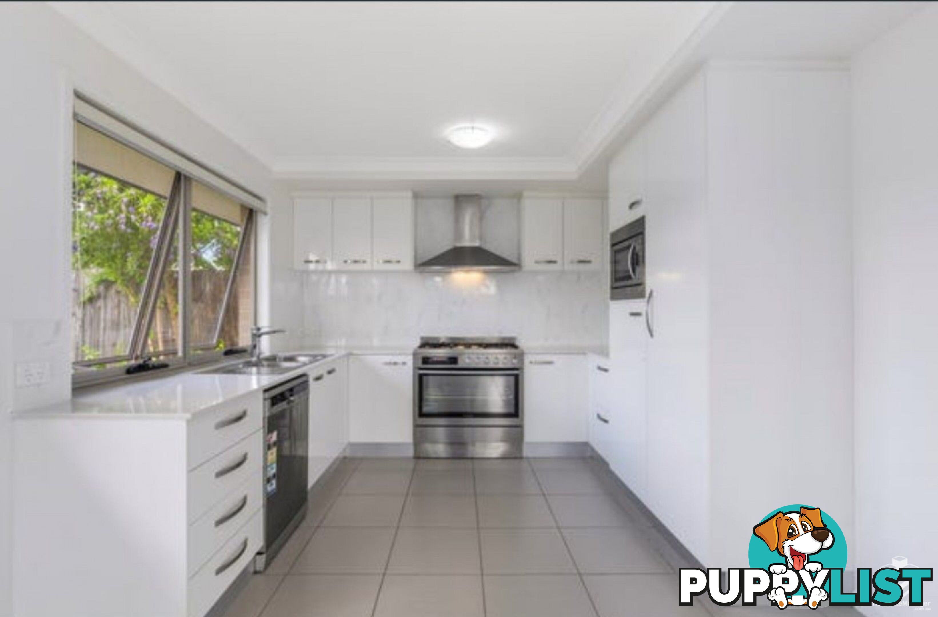 27 Essington Mews Leichhardt QLD 4305