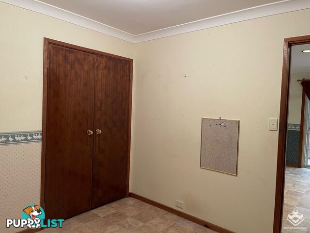 9 Oakfield Court Melton South VIC 3338