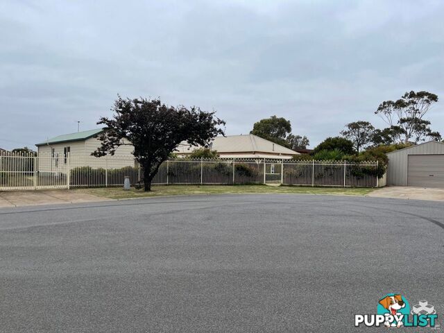 9 Oakfield Court Melton South VIC 3338