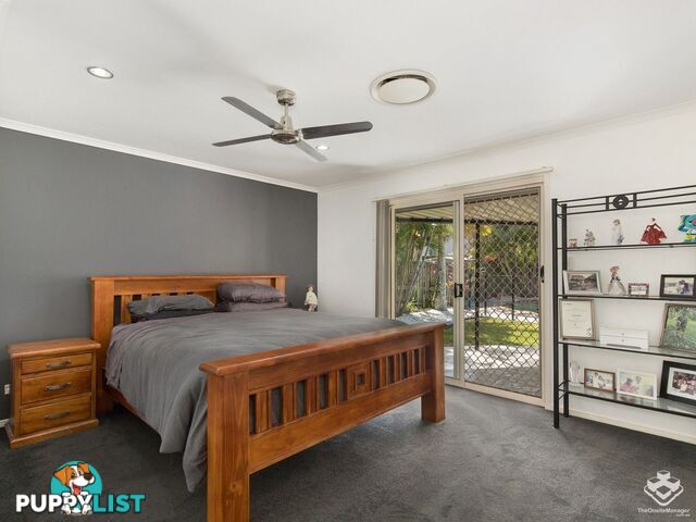 15 Eastbank Terrace Helensvale QLD 4212