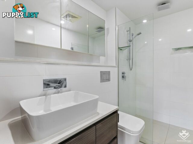 1/2 Laurence Street St Lucia QLD 4067