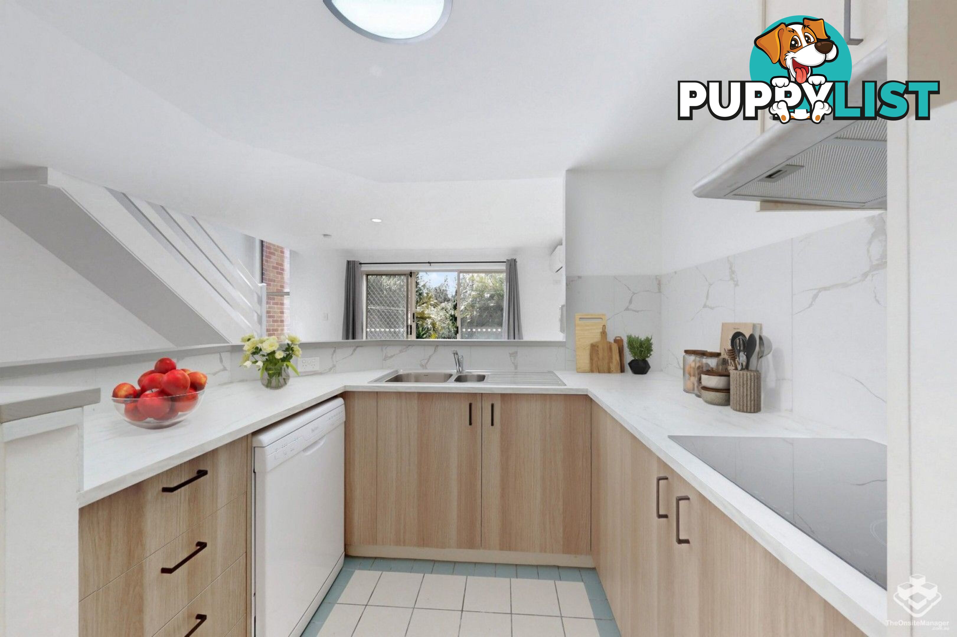 20/75 Brown Street Labrador QLD 4215