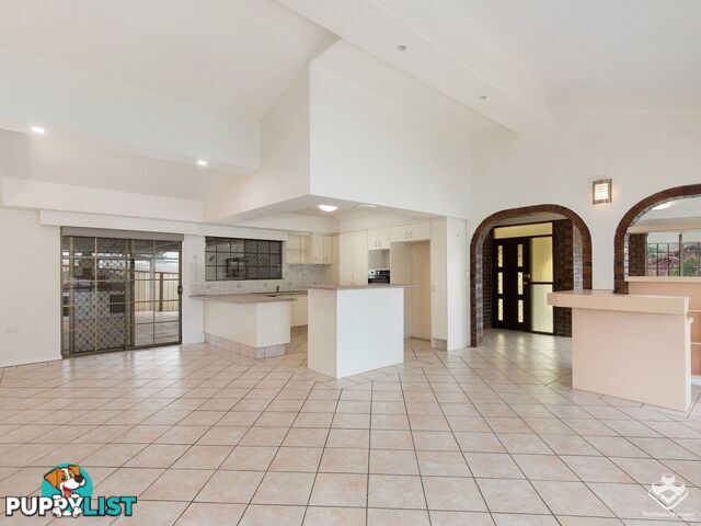 2 Nowra Court Helensvale QLD 4212