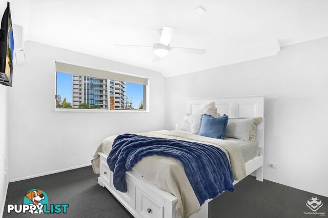 ID:21152862 220 Marine Parade Labrador QLD 4215