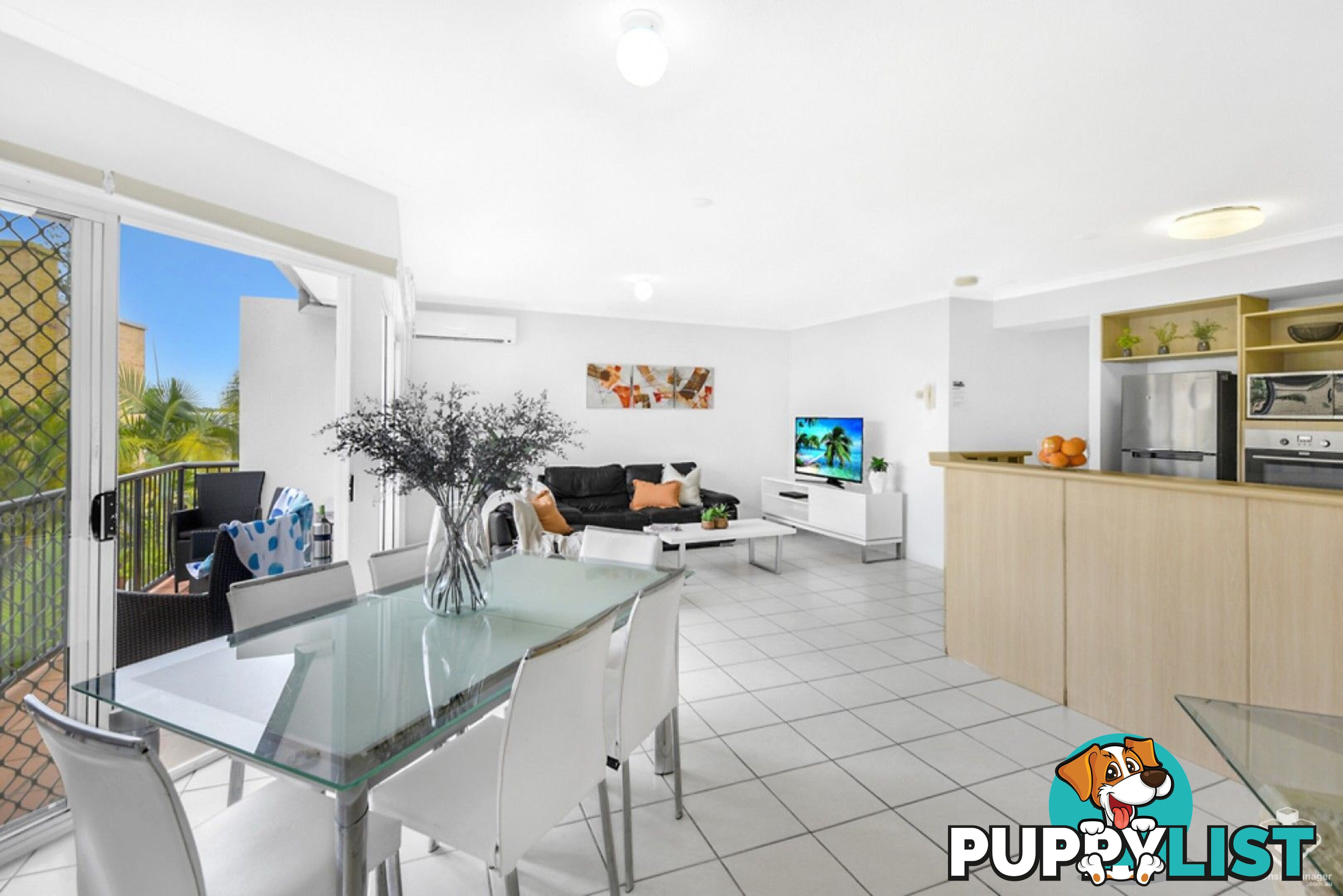 ID:21152862 220 Marine Parade Labrador QLD 4215