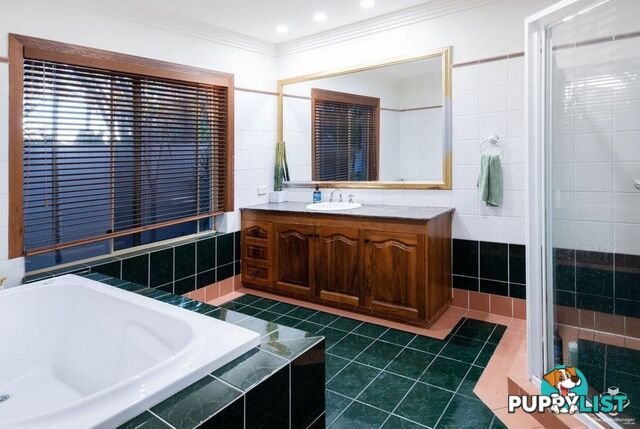 1643 Riverdale Court Hope Island QLD 4212